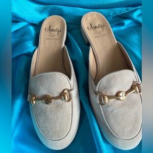 Amalfi by Rangoni suede slip on flats
New without box